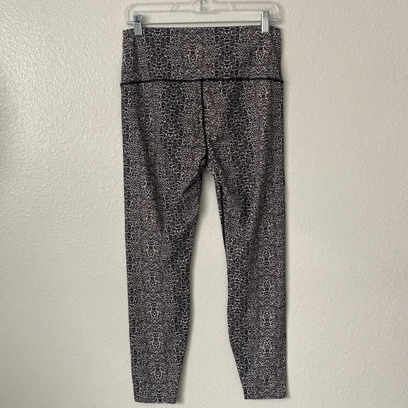 Varley L Montero Leggings in Molten Leopard Print - Picture 7 of 8